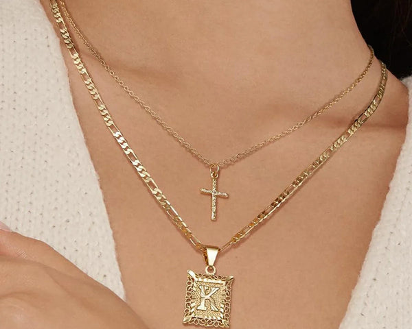 Set de 2 Collares con Inicial y Cruz