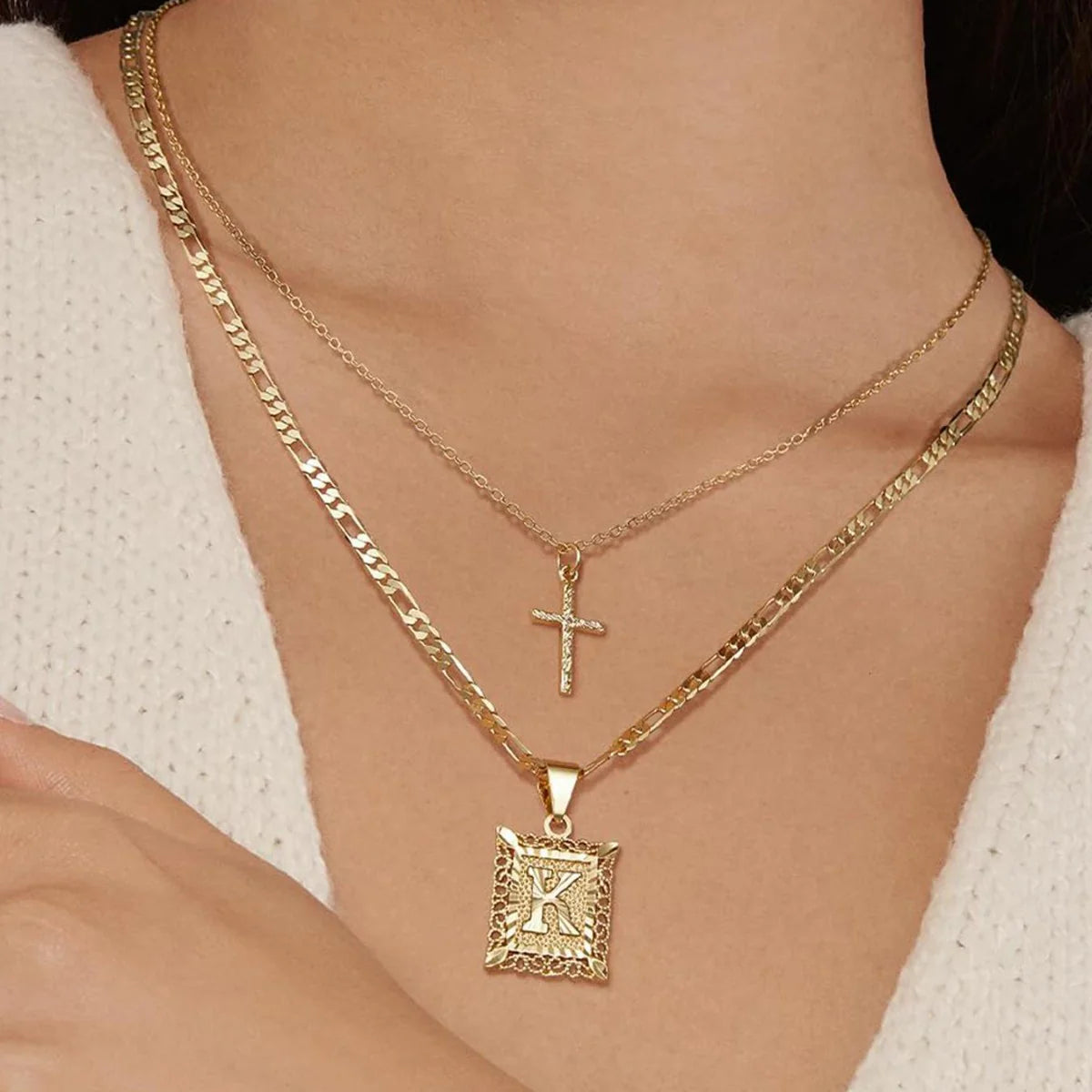 Set de 2 Collares con Inicial y Cruz