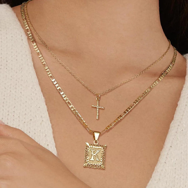 Set de 2 Collares con Inicial y Cruz