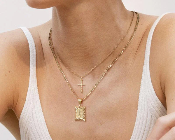 Set de 2 Collares con Inicial y Cruz