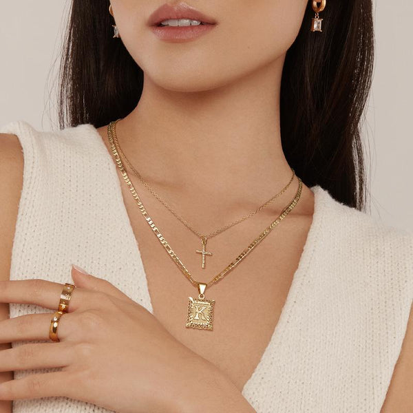 Set de 2 Collares con Inicial y Cruz