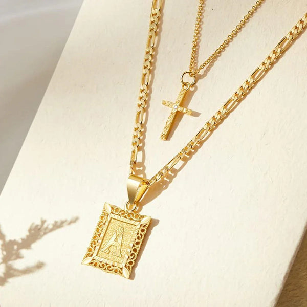 Set de 2 Collares con Inicial y Cruz
