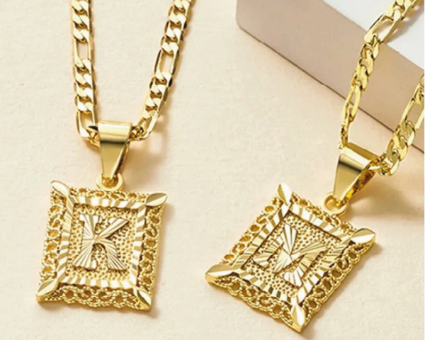 Collar Marco con Inicial Personalizada
