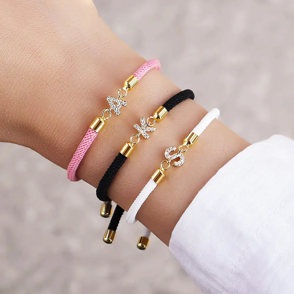 Pulsera Ajustable con Inicial