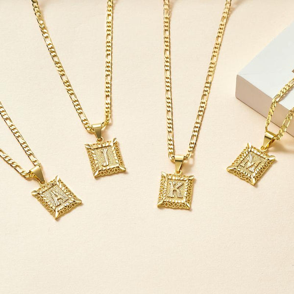 Collar Marco con Inicial Personalizada