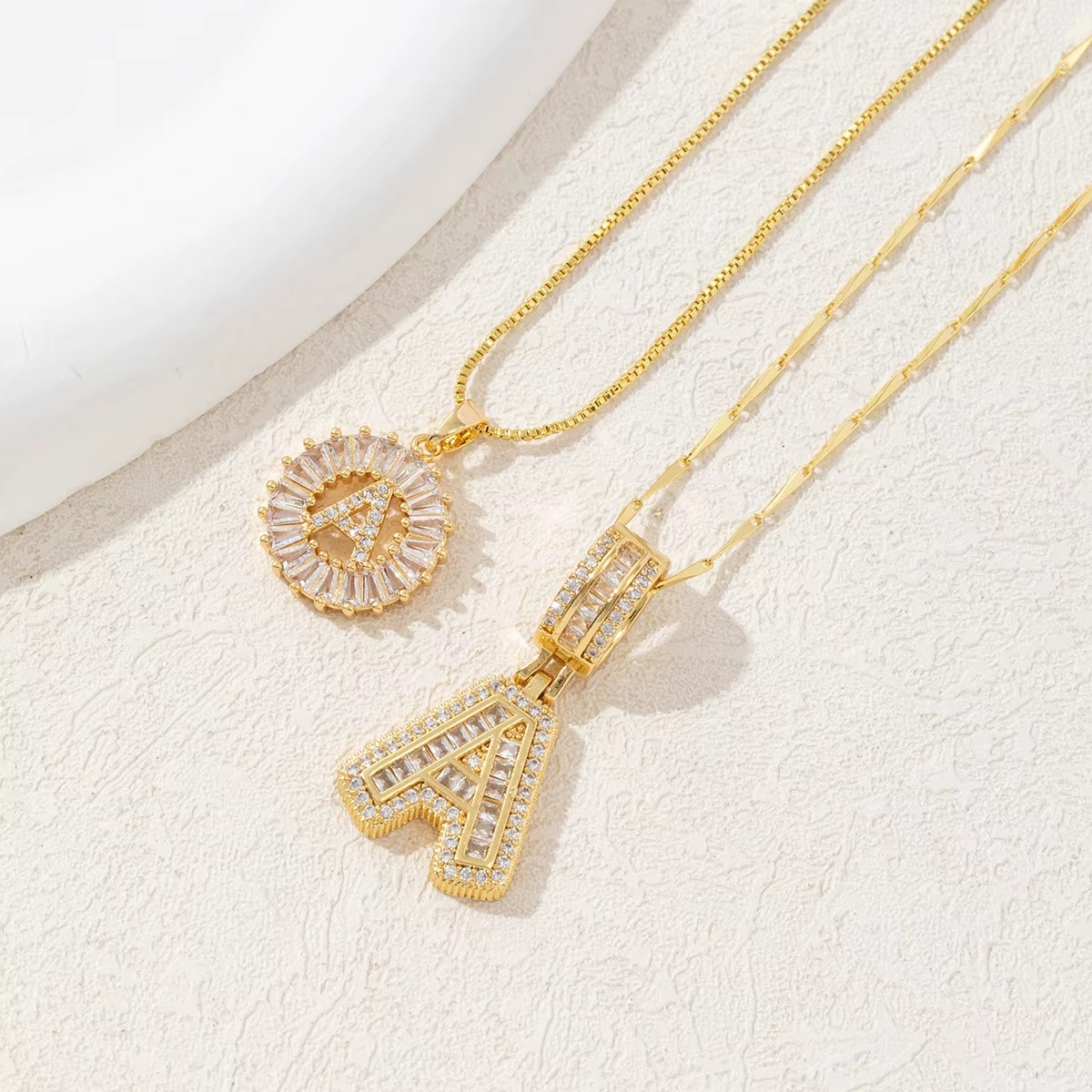 Collares con Inicial – Pack de 2 unidades