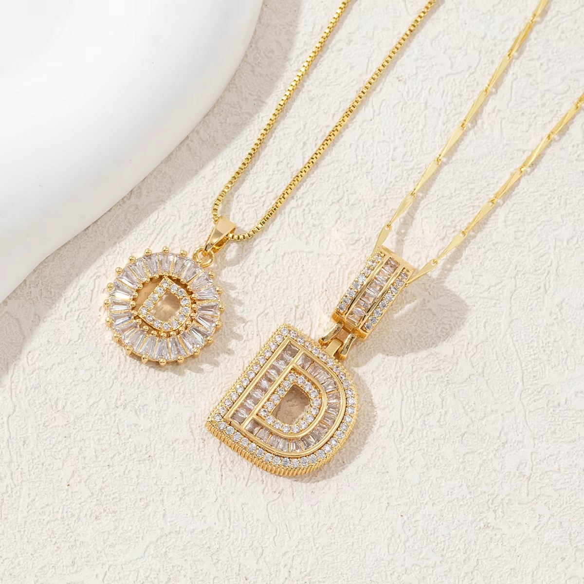 Collares con Inicial – Pack de 2 unidades