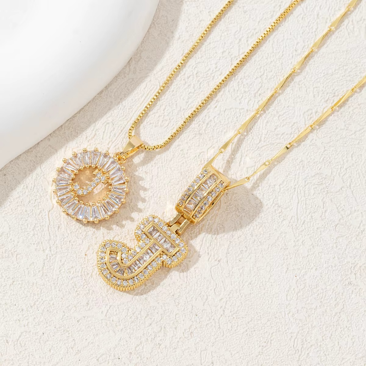 Collares con Inicial – Pack de 2 unidades