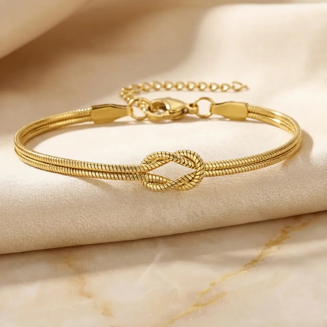 Pulsera Nudo del Amor con Inicial